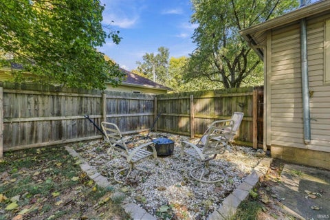 Tiny photo for 313 S Market Street, North Manchester, IN 46962 (MLS # 202642036)