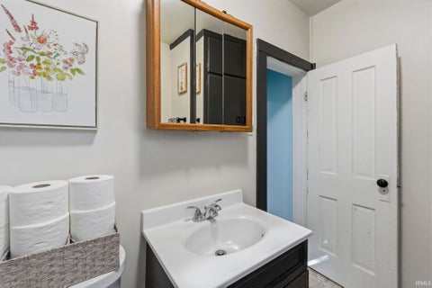 Tiny photo for 313 S Market Street, North Manchester, IN 46962 (MLS # 202642036)
