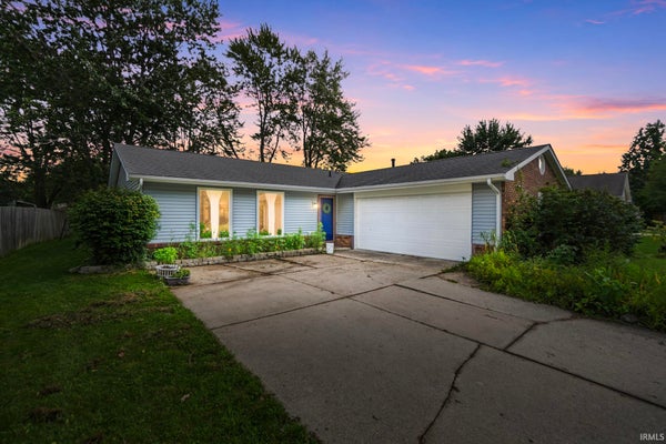 3522 WALDEN RUN, FORT WAYNE, IN 46815 - Image f1ba7347bac8068bf766d0d0d9d1d2a8/324051085