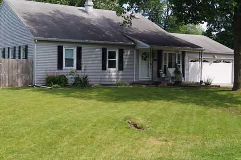 Photo of 1916 Robin Drive, Warsaw, IN 46580 (MLS # 202623038)