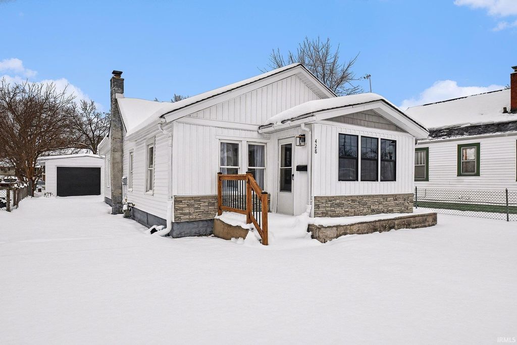 Photo of 428 W Jefferson Boulevard, Mishawaka, IN 46545 (MLS # 202601872)