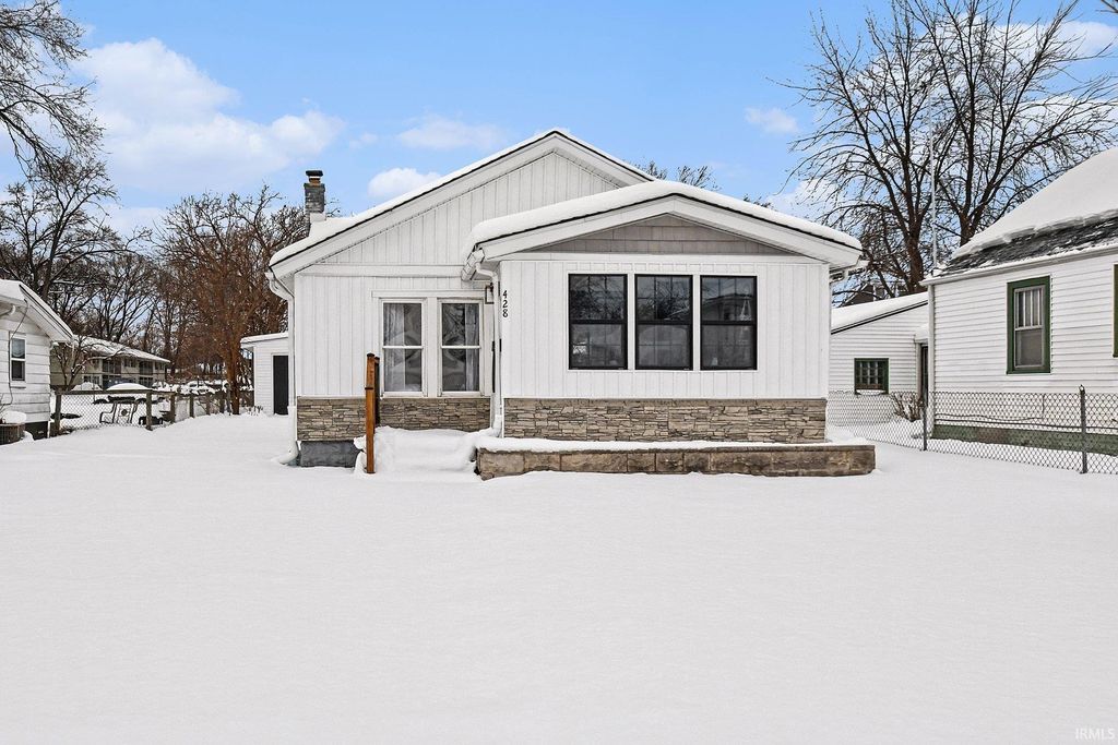 Photo of 428 W Jefferson Boulevard, Mishawaka, IN 46545 (MLS # 202601872)