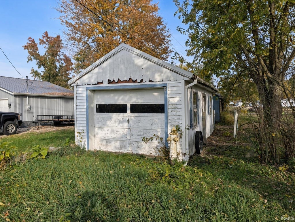 Photo of 202 E Grandview Avenue, Redkey, IN 47373 (MLS # 202644568)