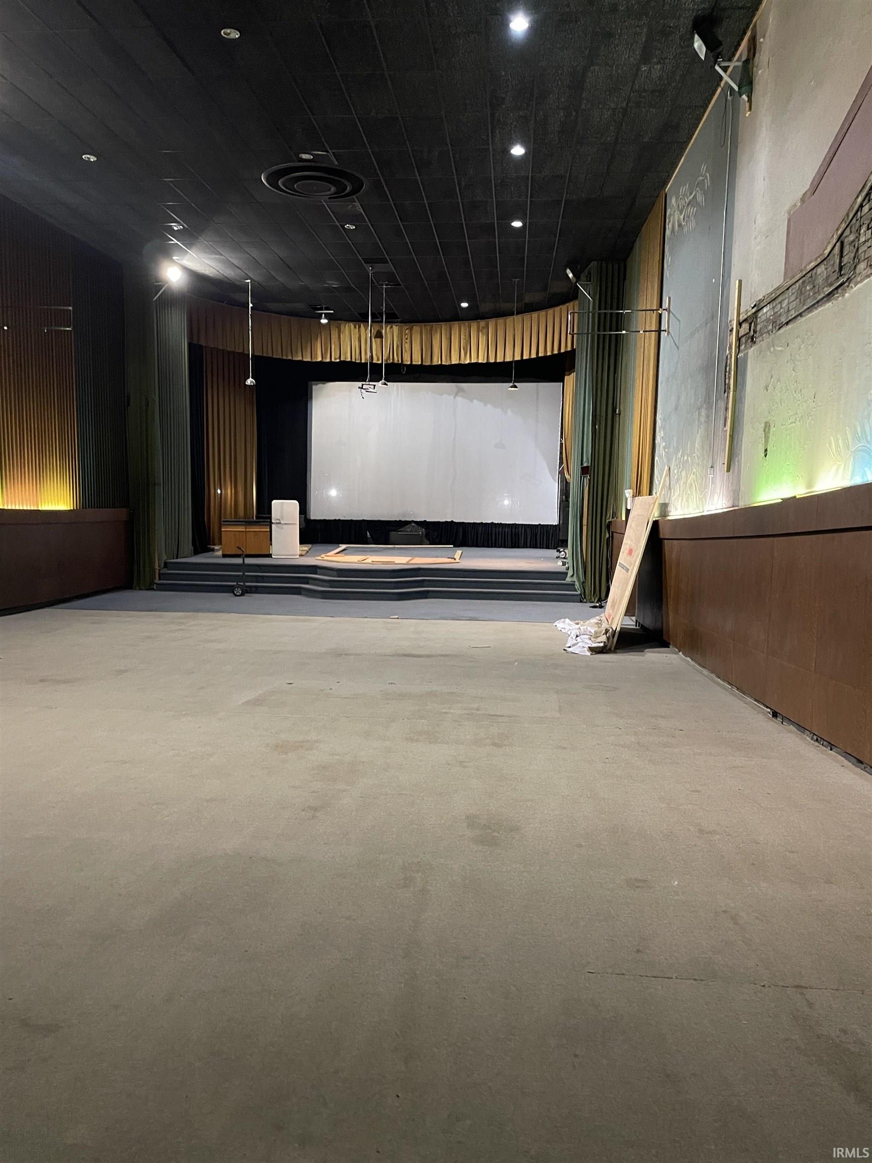 Elkhart, Indiana 46516, United States, ,Commercial,Active,50312