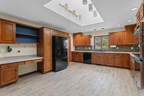 Tiny photo for 2128 LYNN Drive, Kokomo, IN 46902 (MLS # 202629904)
