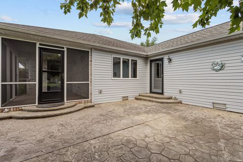 Tiny photo for 2128 LYNN Drive, Kokomo, IN 46902 (MLS # 202629904)