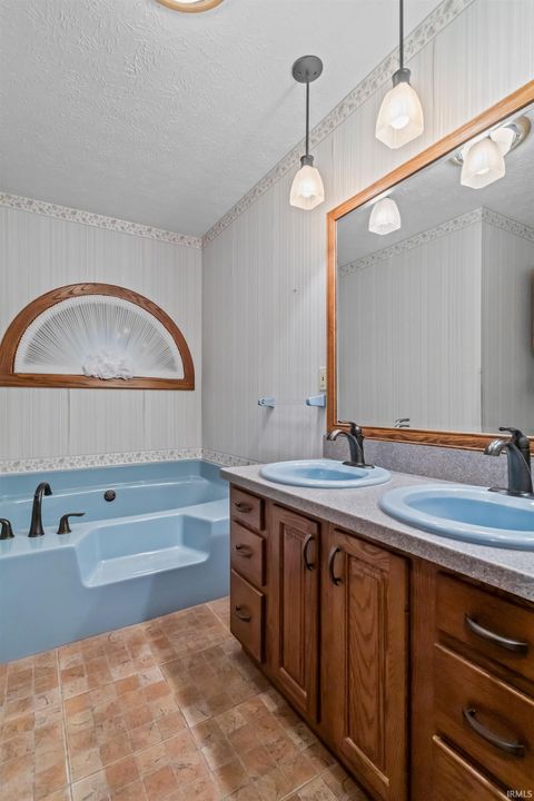 Tiny photo for 2128 LYNN Drive, Kokomo, IN 46902 (MLS # 202629904)
