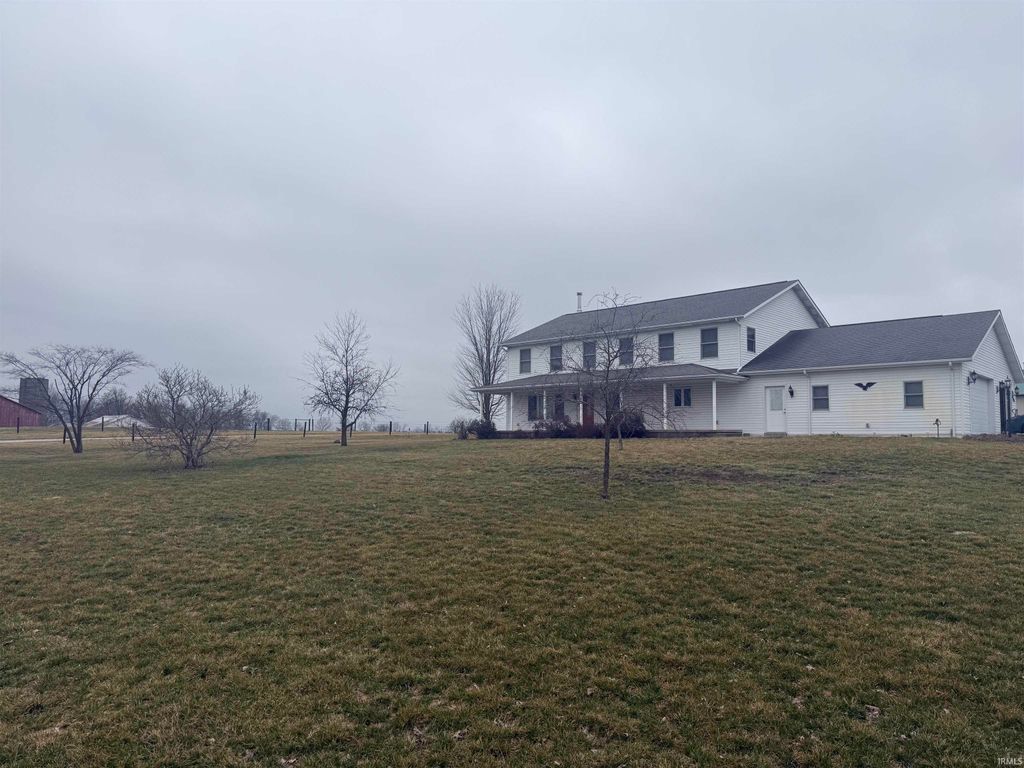 Photo of 4270 N 850, Shipshewana, IN 46565 (MLS # 202607822)