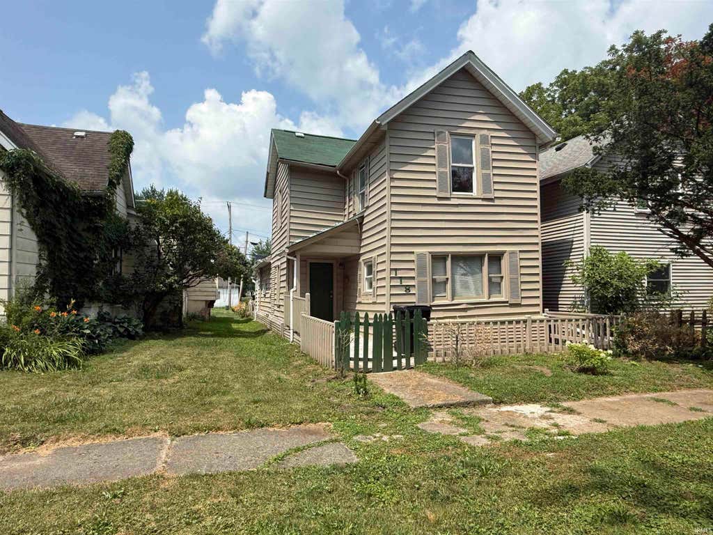 Photo of 118 S Walsh Street, Garrett, IN 46738 (MLS # 202629158)