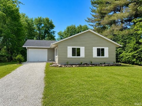 Photo of 116 Middle Avenue, Bedford, IN 47421 (MLS # 202616387)