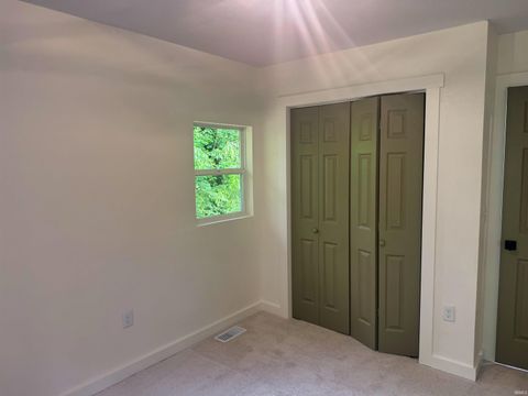 Tiny photo for 116 Middle Avenue, Bedford, IN 47421 (MLS # 202616387)