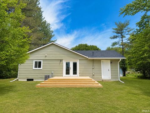 Tiny photo for 116 Middle Avenue, Bedford, IN 47421 (MLS # 202616387)