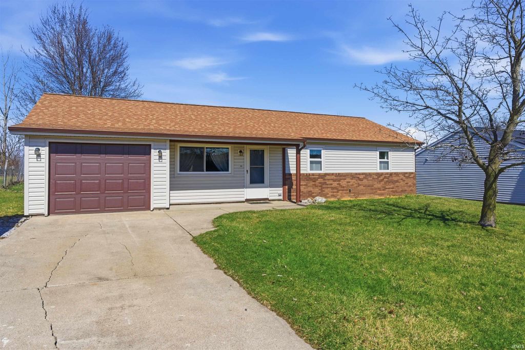 Photo of 2107 Pueblo Drive, Kendallville, IN 46755 (MLS # 202609426)