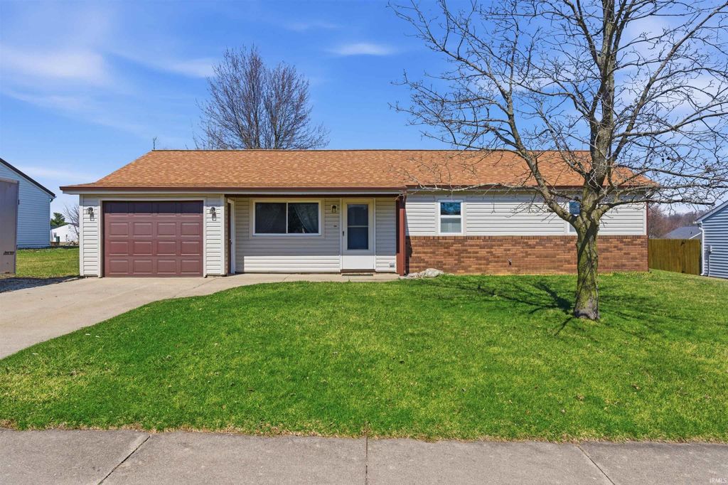 Photo of 2107 Pueblo Drive, Kendallville, IN 46755 (MLS # 202609426)