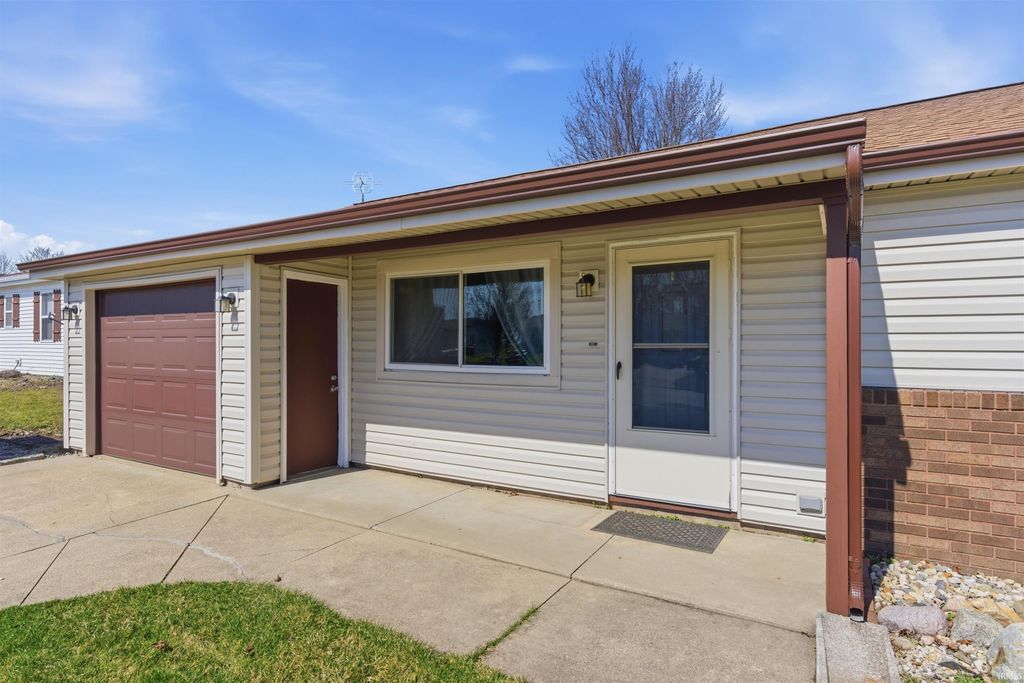 Photo of 2107 Pueblo Drive, Kendallville, IN 46755 (MLS # 202609426)