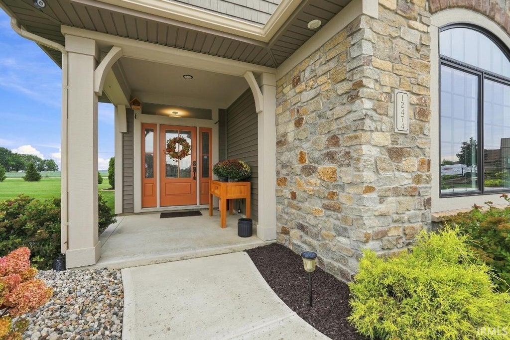 Photo of 12474 Bellino Xing XING, Fort Wayne, IN 46818 (MLS # 202637088)