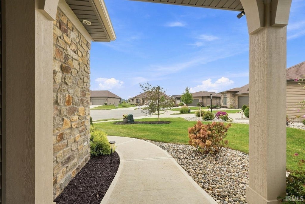 Photo of 12474 Bellino Xing XING, Fort Wayne, IN 46818 (MLS # 202637088)