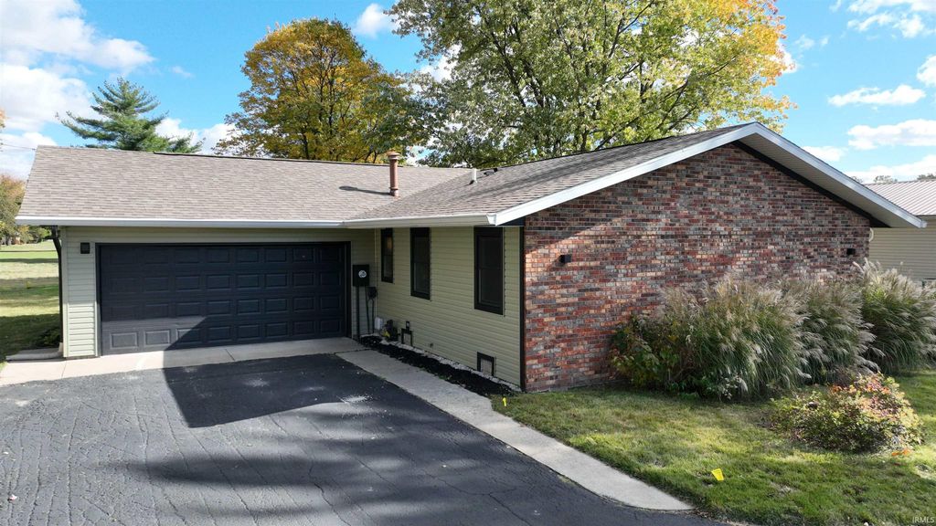 Photo of 3249 N 400 east Crossroad, Monticello, IN 47960 (MLS # 202543433)