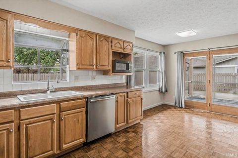 Tiny photo for 823 825 Woodmere Drive, Lafayette, IN 47905 (MLS # 202622345)
