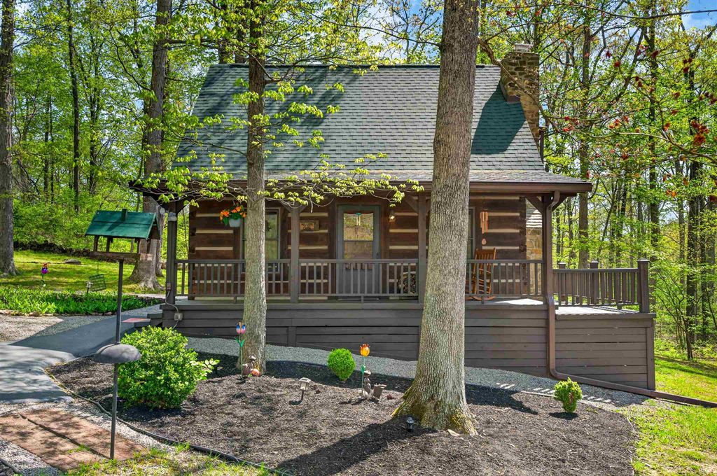 Photo of 209 Sanctuary Lane, Nashville, IN 47448 (MLS # 202615107)