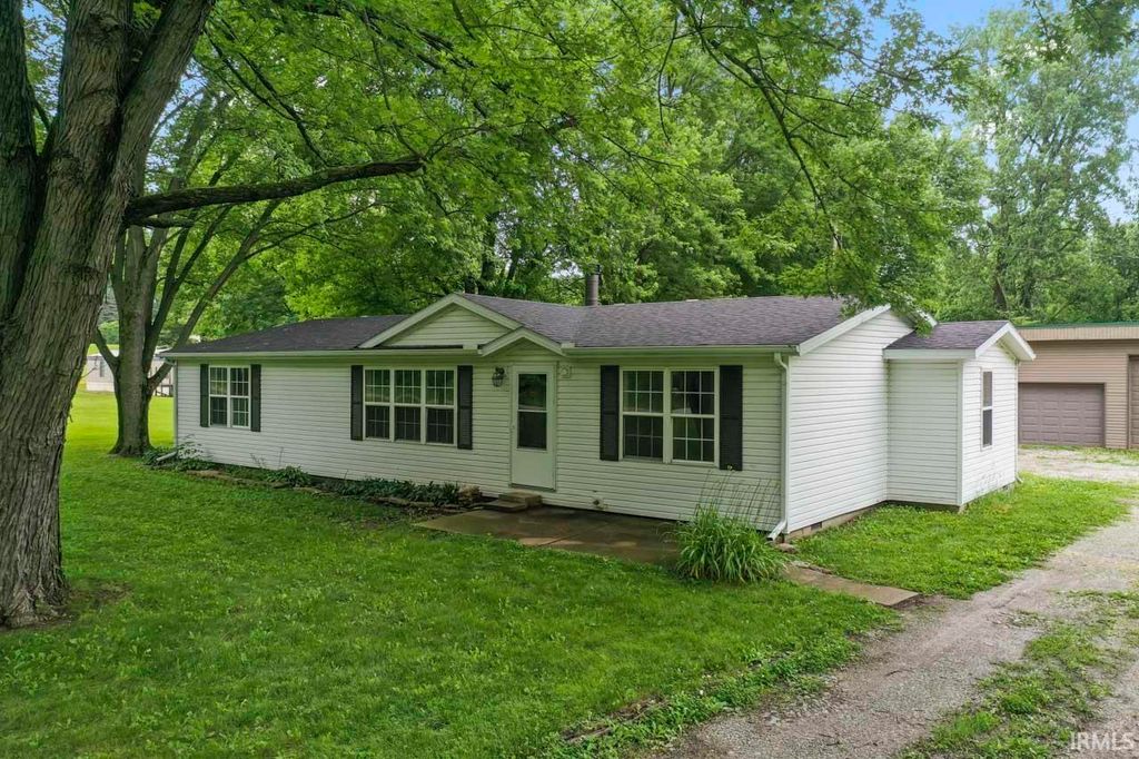 Photo of 7121 W County Road 700, Middletown, IN 47356 (MLS # 202625061)