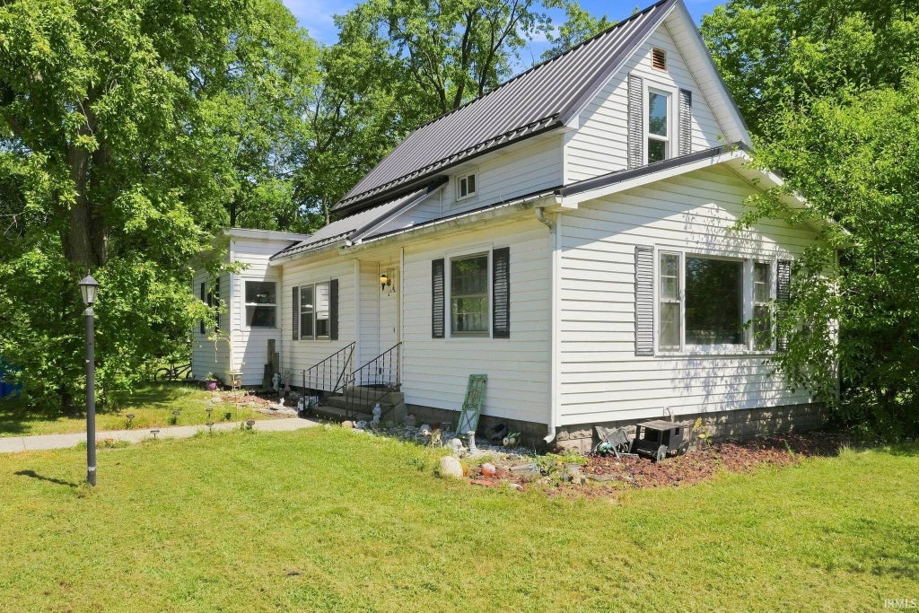 Photo of 22687 County Road 45, Goshen, IN 46528 (MLS # 202636036)