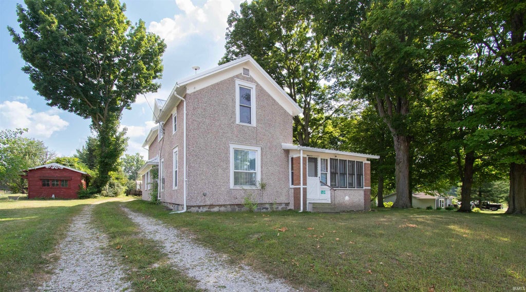 Photo of 1604 Dowling Street, Kendallville, IN 46755 (MLS # 202631273)