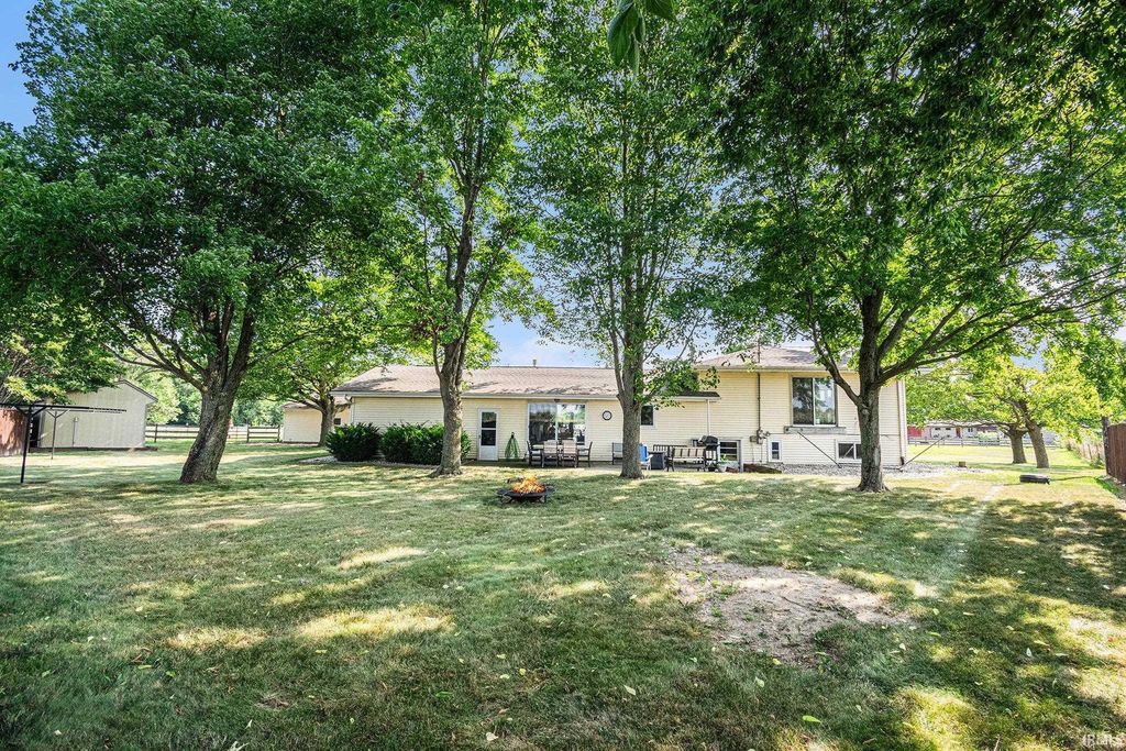 Photo of 11298 US 20 Highway, Middlebury, IN 46540 (MLS # 202620587)