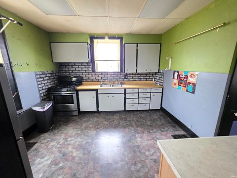 Tiny photo for 901 S Van Buren Street, Auburn, IN 46706 (MLS # 202538106)