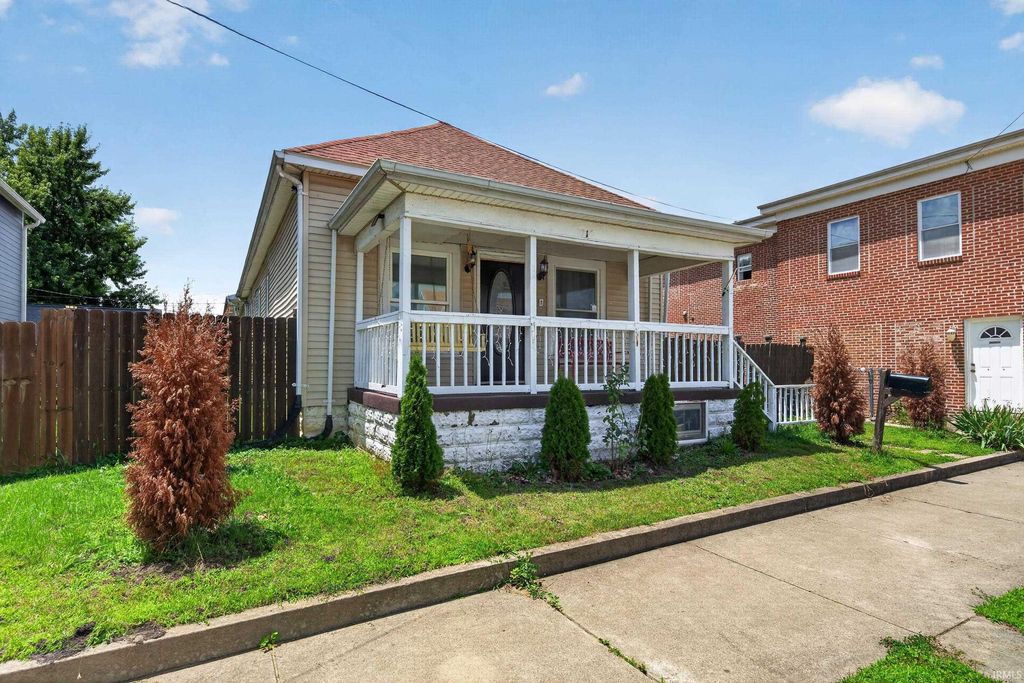 Photo of 719 Plum Street, Logansport, IN 46947 (MLS # 202625706)