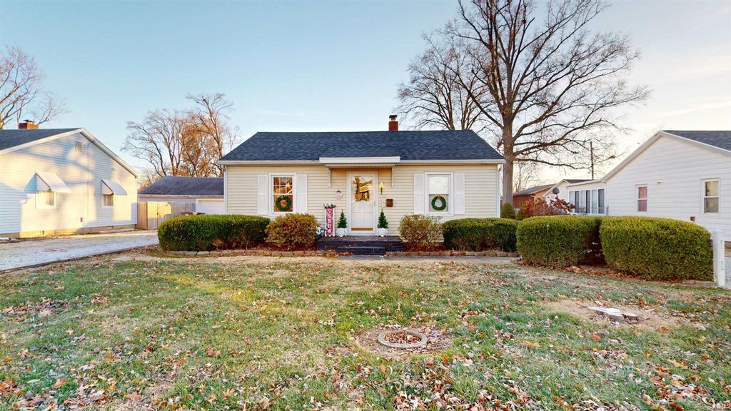 Photo of 2315 E Illinois Street, Evansville, IN 47711 (MLS # 202549195)