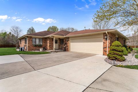 Photo of 2307 Executive Drive, Kokomo, IN 46902 (MLS # 202612745)
