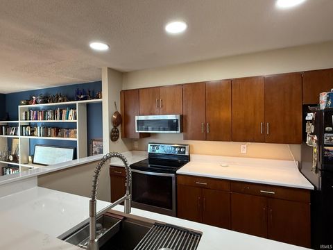 Tiny photo for 9425 S Pointe LaSalles Drive #50, Bloomington, IN 47401 (MLS # 202600171)