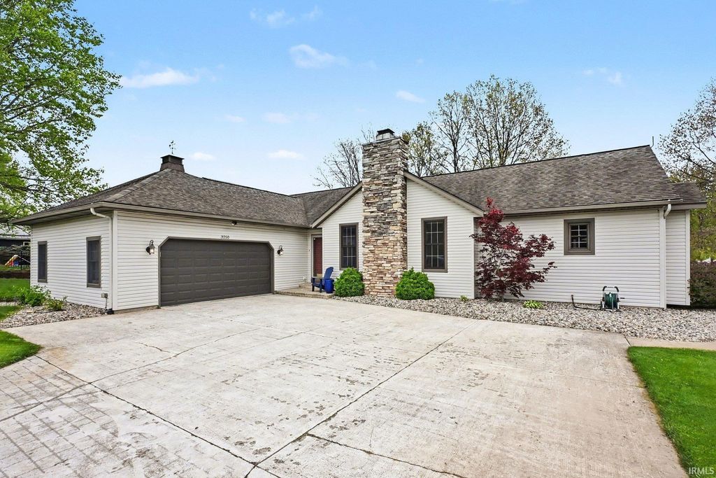 Photo of 3250 N Ashford Court, Warsaw, IN 46582 (MLS # 202615681)