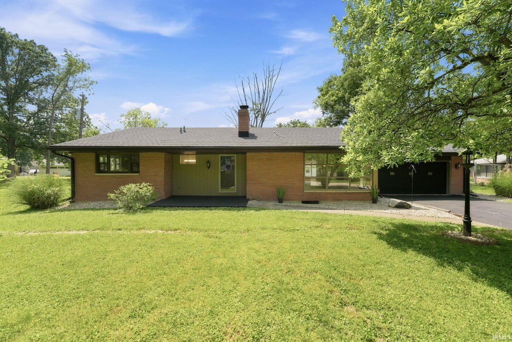 Photo of 611 N Kylewood Drive, Muncie, IN 47304 (MLS # 202626543)