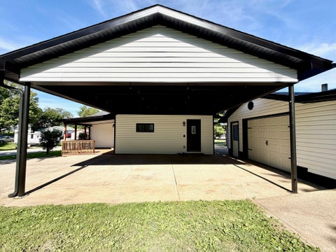Tiny photo for 1802 27th Street, Bedford, IN 47421 (MLS # 202621448)