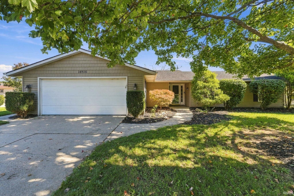 Photo of 14816 Michael Drive, Leo, IN 46765 (MLS # 202641646)