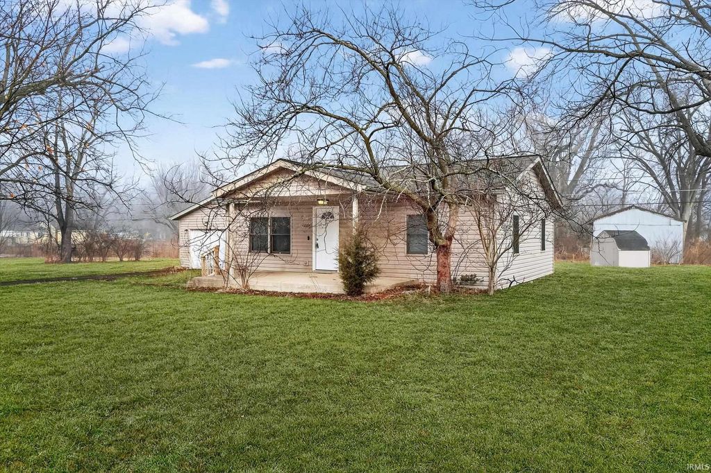 Photo of 2204 E Cornell Avenue, Muncie, IN 47303 (MLS # 202605012)