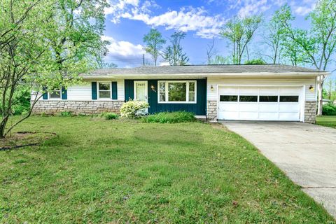 Photo of 3614 E Grandview Drive, Bloomington, IN 47408 (MLS # 202613571)