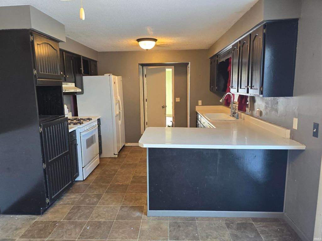 Photo of 6611 Kirkdale Drive, Fort Wayne, IN 46815 (MLS # 202603618)