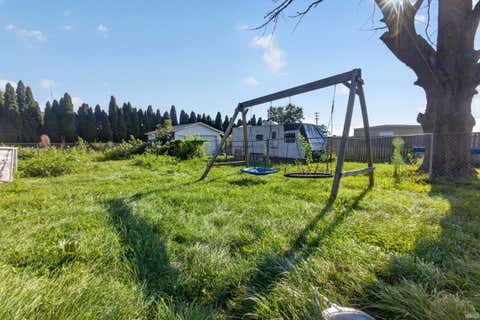 Tiny photo for 615 E Alto Road, Kokomo, IN 46902 (MLS # 202634582)