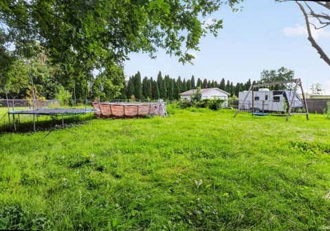 Tiny photo for 615 E Alto Road, Kokomo, IN 46902 (MLS # 202634582)