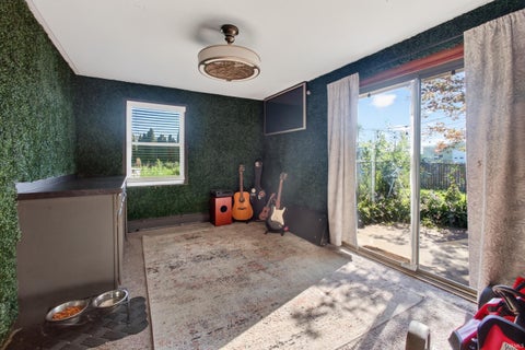 Tiny photo for 615 E Alto Road, Kokomo, IN 46902 (MLS # 202634582)