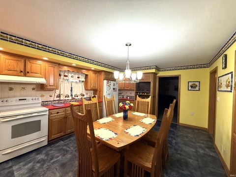 Tiny photo for 2406 Glennwood Drive, Washington, IN 47501 (MLS # 202638944)