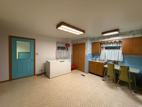 Tiny photo for 2406 Glennwood Drive, Washington, IN 47501 (MLS # 202638944)