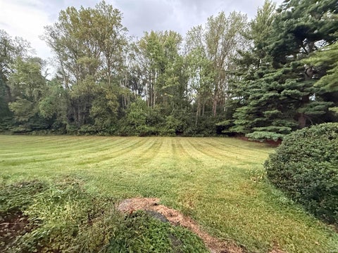 Tiny photo for 2406 Glennwood Drive, Washington, IN 47501 (MLS # 202638944)