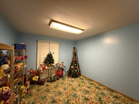 Tiny photo for 2406 Glennwood Drive, Washington, IN 47501 (MLS # 202638944)