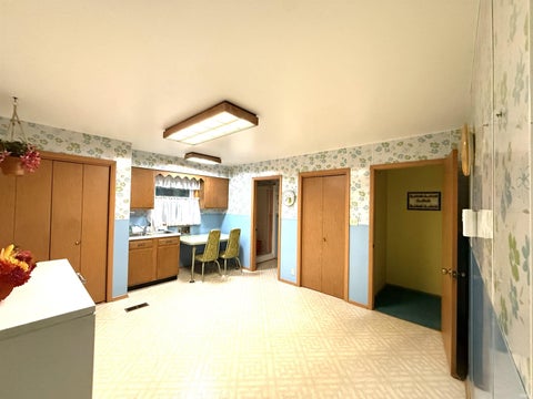 Tiny photo for 2406 Glennwood Drive, Washington, IN 47501 (MLS # 202638944)