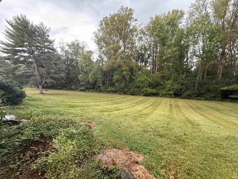 Tiny photo for 2406 Glennwood Drive, Washington, IN 47501 (MLS # 202638944)