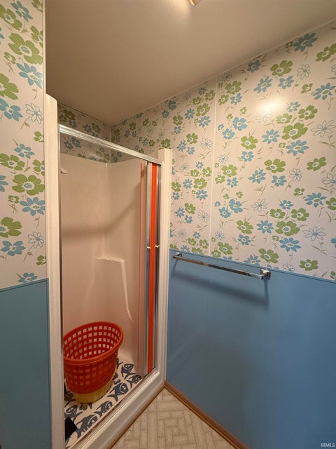 Tiny photo for 2406 Glennwood Drive, Washington, IN 47501 (MLS # 202638944)